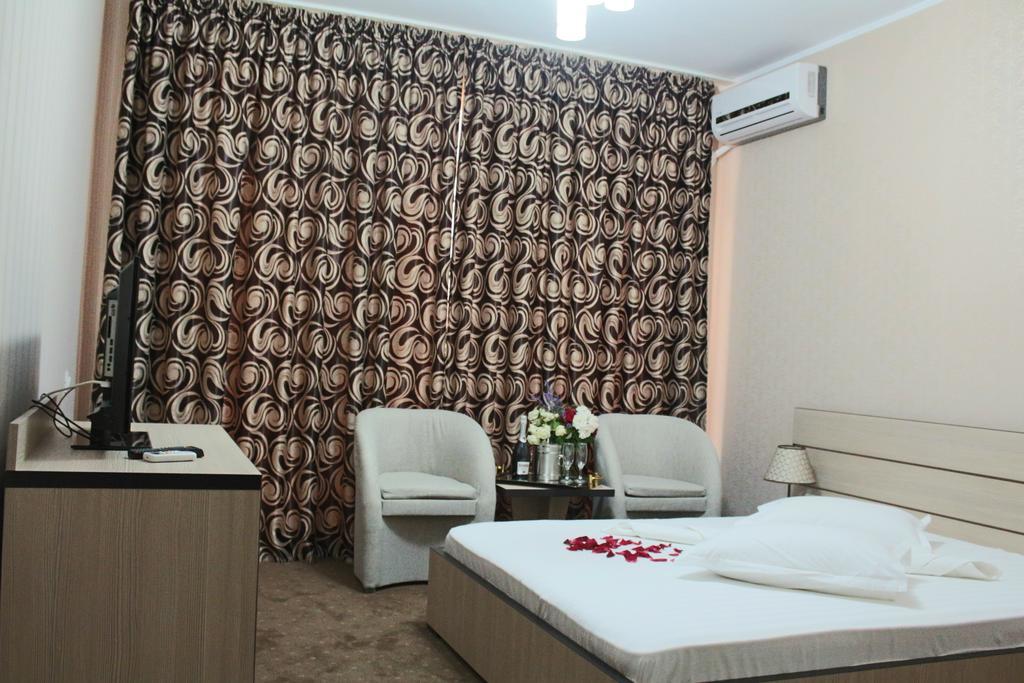Hotel Cristal Năvodari الغرفة الصورة