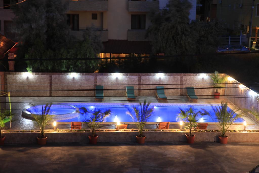 Hotel Cristal Năvodari المظهر الخارجي الصورة